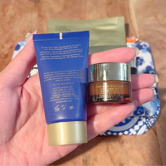 Estée Lauder Bundle - Picture 3 of 5